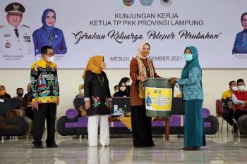 Kunjungan Kerja ke Kabupaten Mesuji, Ibu Riana Sari Arinal Ajak PKK Jadi Inisiator Pelopor Perubahan ke Arah yang Lebih Baik